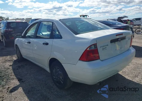 2005 Ford Focus Zx4 z USA, uszkodzony, nr VIN 1FAFP34N75W232201